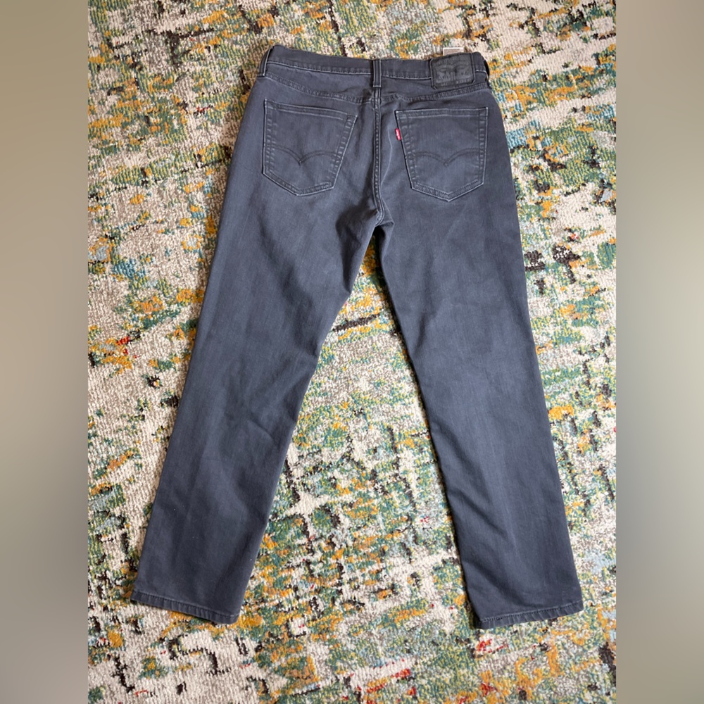 Levis slim strain 33x32